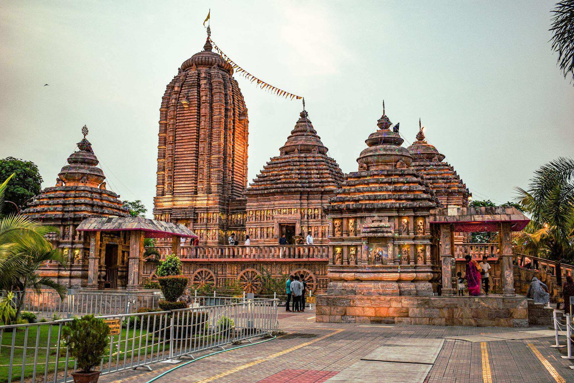 jagannath-temple-1 (1) Jagannath Puri Tour Package - Image 1